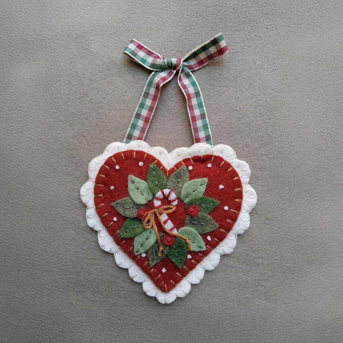 Pre-Cut Wool Blend Felt Holiday Hearts Ornament Kit